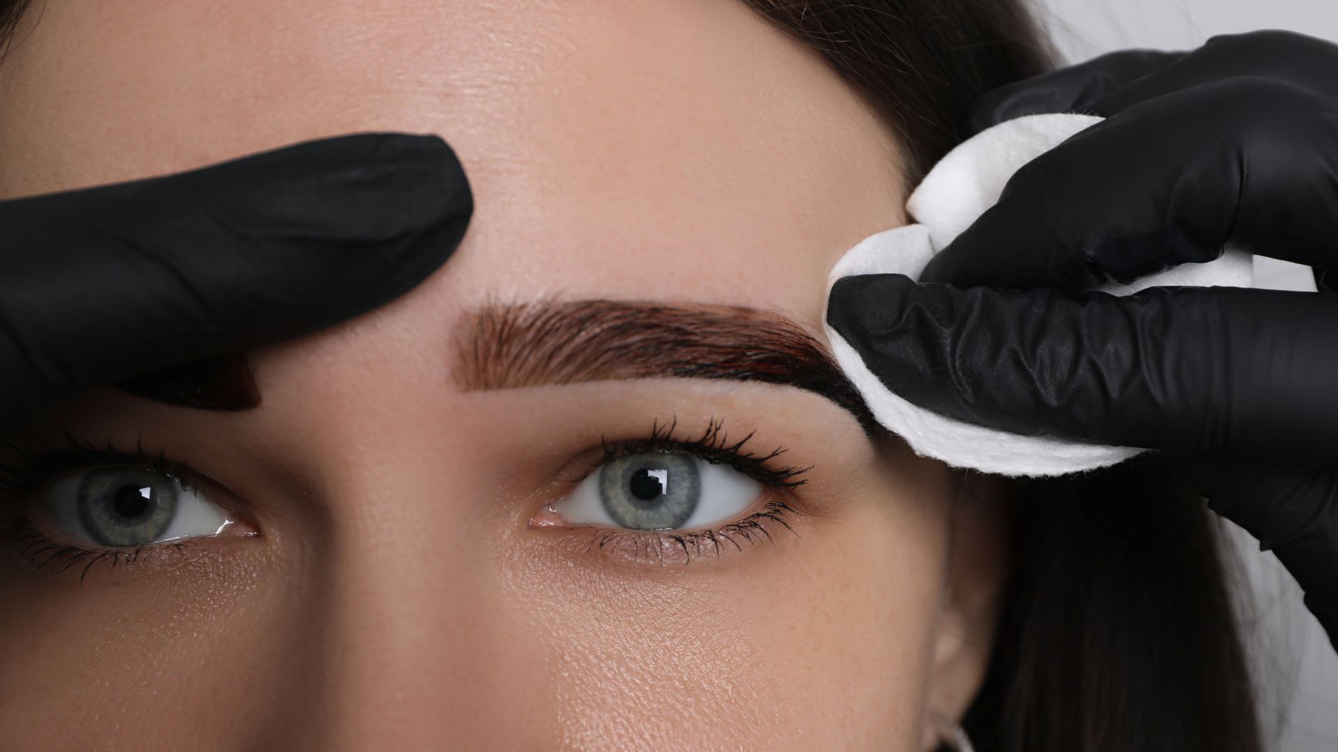 Augenbrauenlifting mit Botox Das müssen Sie wissen